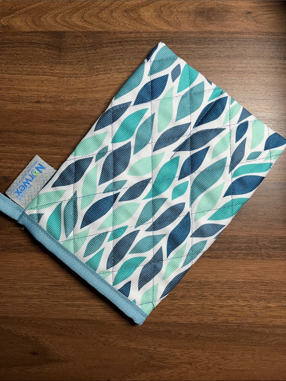 New Norwex Window Cloth Mitt